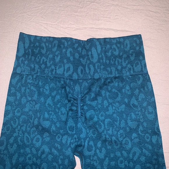 Gymshark Animal Adapt Leggings - Picture 2 of 4